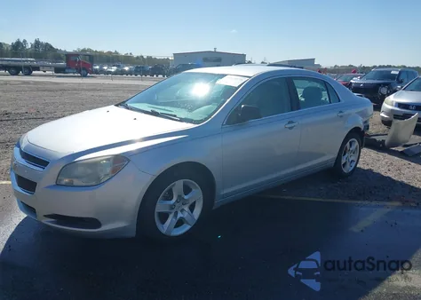 2010 Chevrolet Malibu Ls z USA, uszkodzony, nr VIN 1G1ZB5EB0AF182539